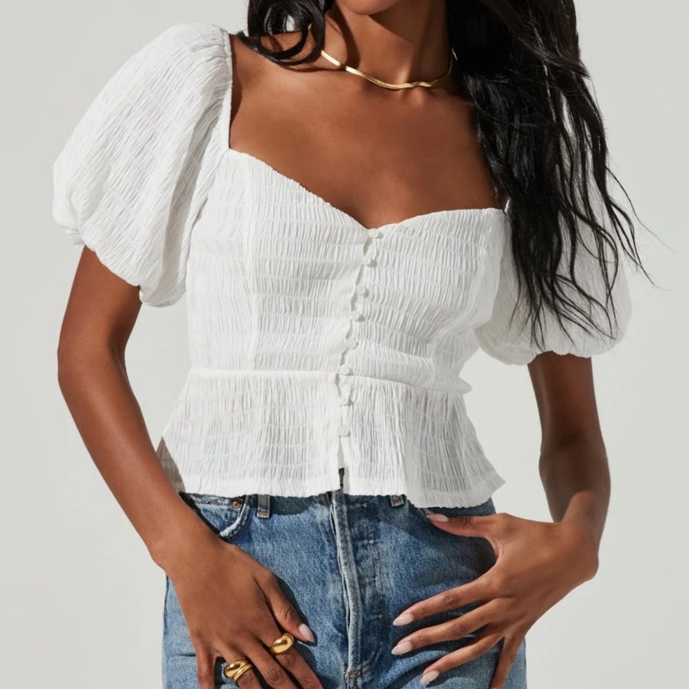 ASTR The Label bubble short sleeve button front top